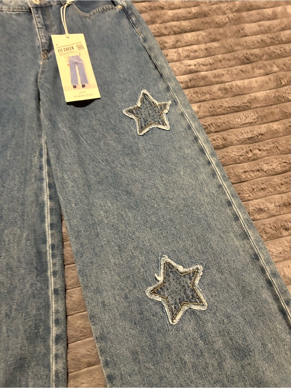 Gemma Rae mid-rise, wide-leg, non-stretch (with star Patch’s) denim jeans - Picture 2 of 10